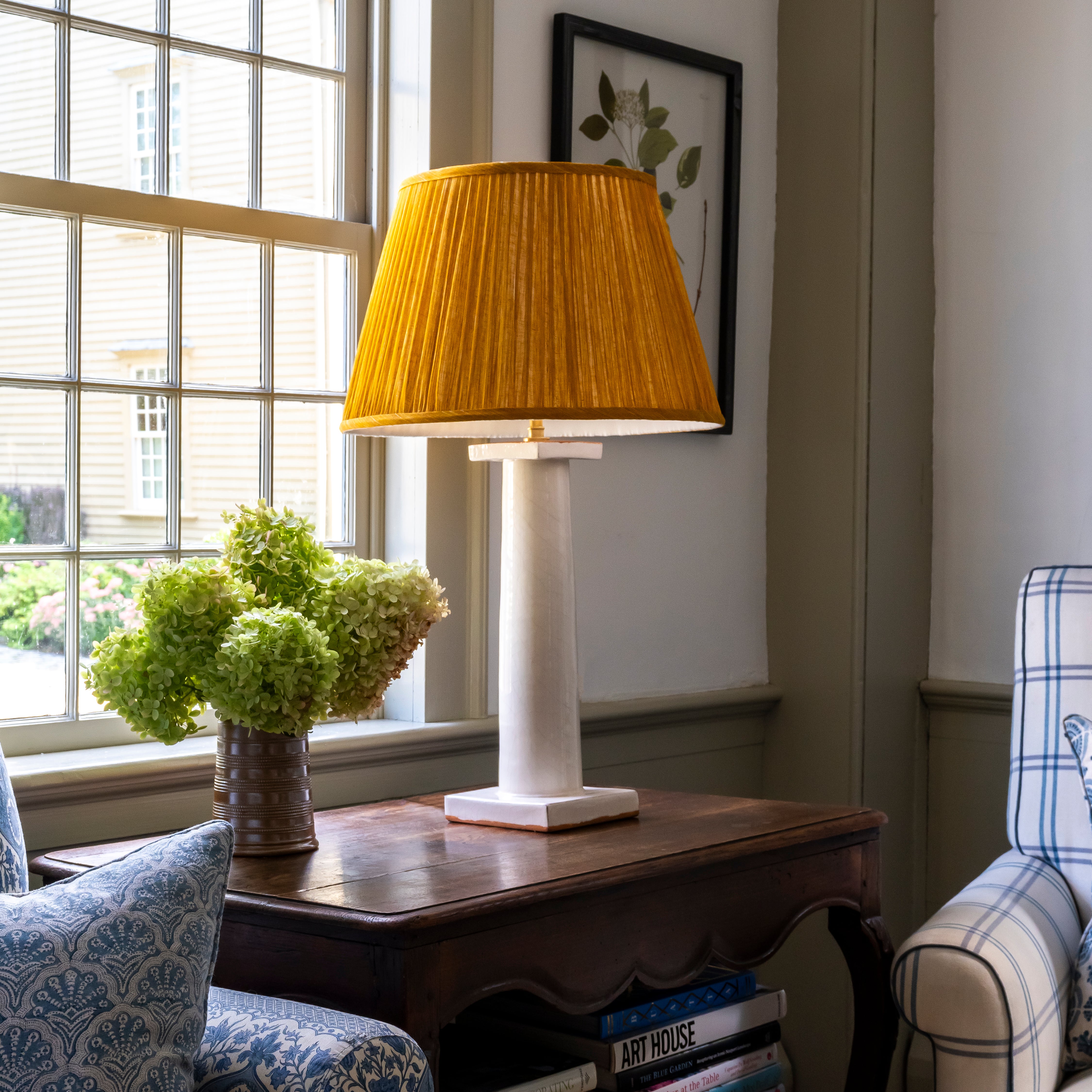 Colonne Large Balustrade Table Lamp in Glossy White Crackle