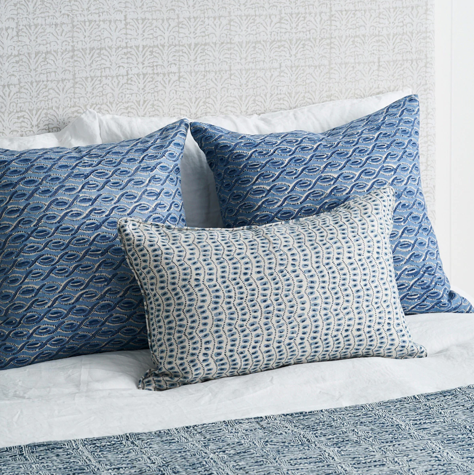 Cefalu Riviera Linen Cushion 20" x 20"  | Newport Lamp And Shade | Located in Newport, RI